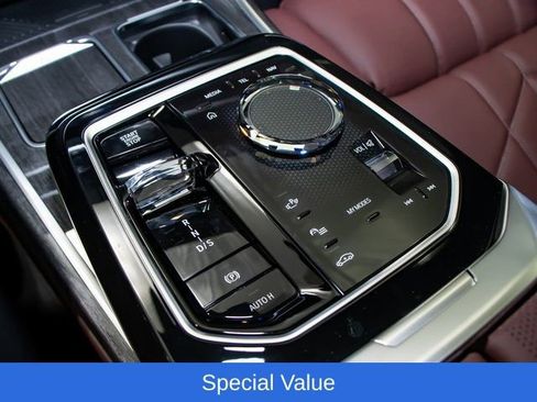 Used 2025 BMW 760i xDrive AWD/4WD image 20