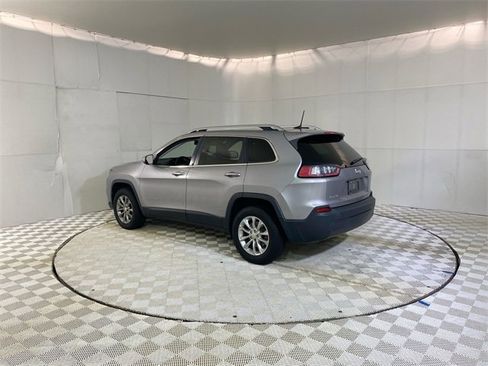 Used 2019 Jeep Cherokee Latitude w/ Cold Weather Group image 19