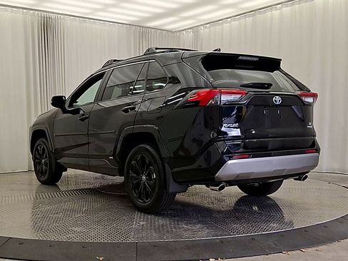 Certified 2024 Toyota RAV4 SE w/ Convenience Package AWD/4WD image 9