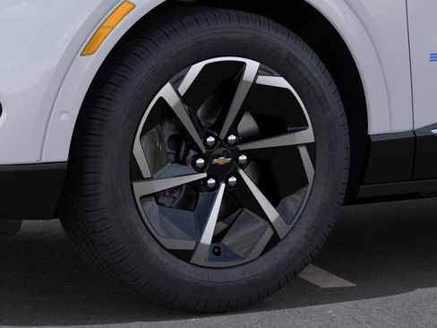 New 2025 Chevrolet Equinox EV LT image 33