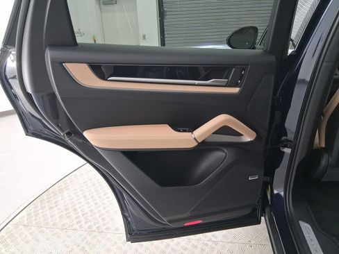 New 2026 Porsche Cayenne Coupe image 29