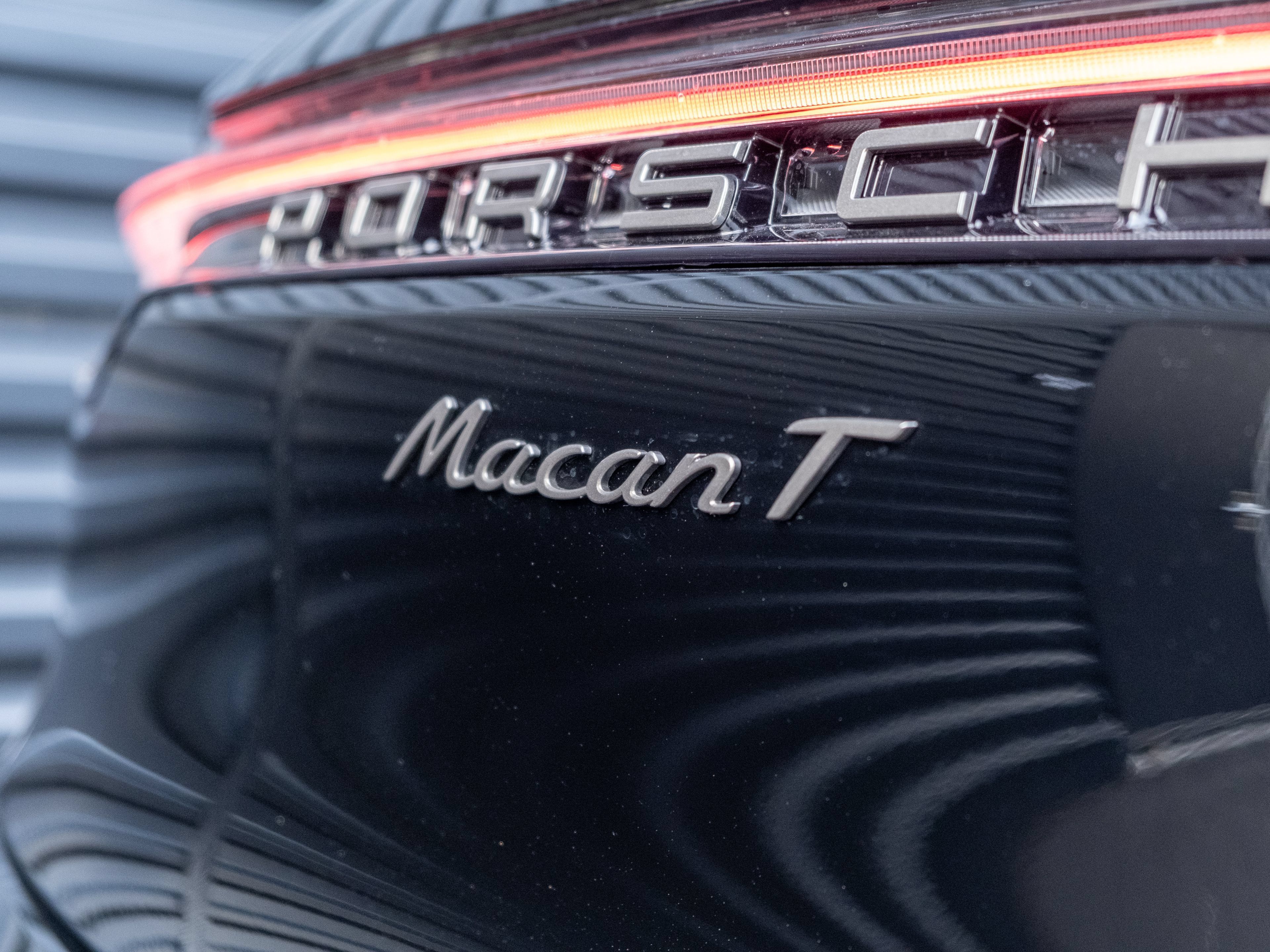 Certified 2026 Porsche Macan Turbo AWD/4WD image 18