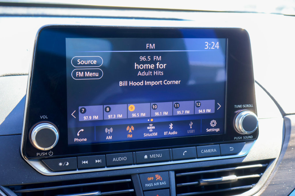 Used 2023 Nissan Altima 2.5 SV FWD image 3