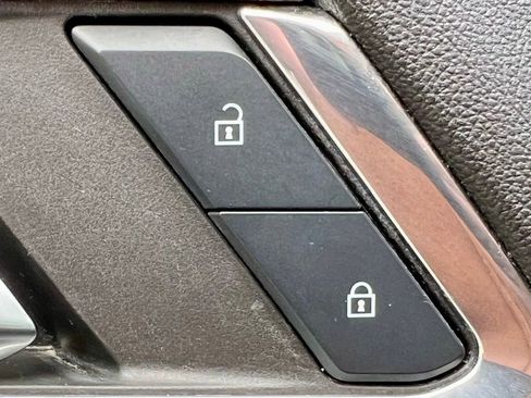 Used 2024 GMC Sierra 1500 SLE image 27