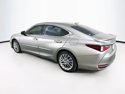 Used 2019 Lexus ES 300h w/ Accessory Package 2 FWD image 5