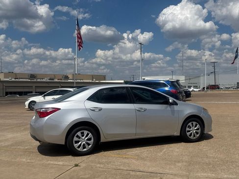 Used 2016 Toyota Corolla L FWD image 28