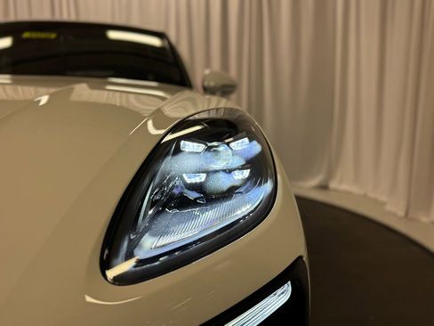 New 2026 Porsche Macan image 42