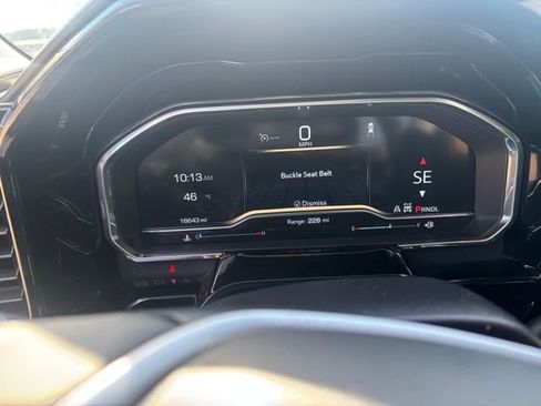 Used 2024 GMC Sierra 1500 SLE image 3