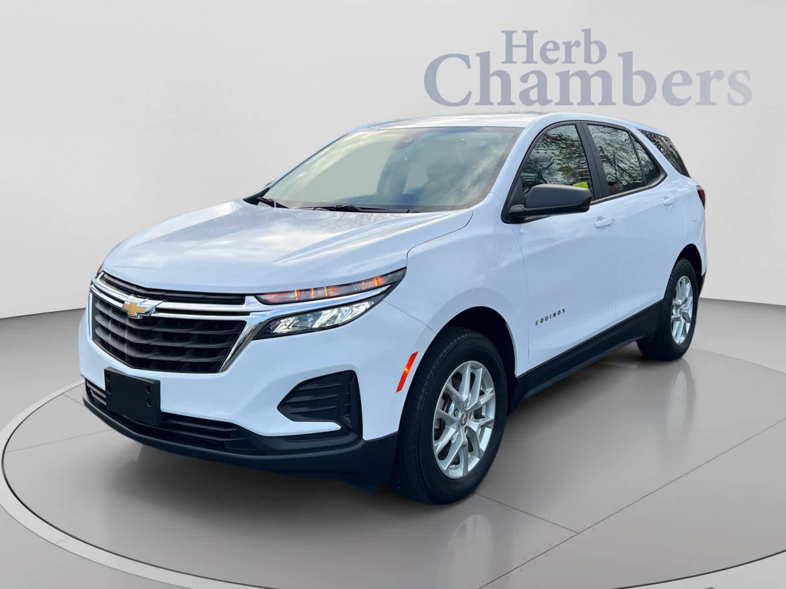 Used 2024 Chevrolet Equinox LS w/ LPO, Floor Liner Package AWD/4WD image 3