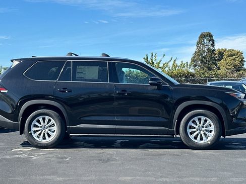 New 2026 Toyota Grand Highlander XLE image 4