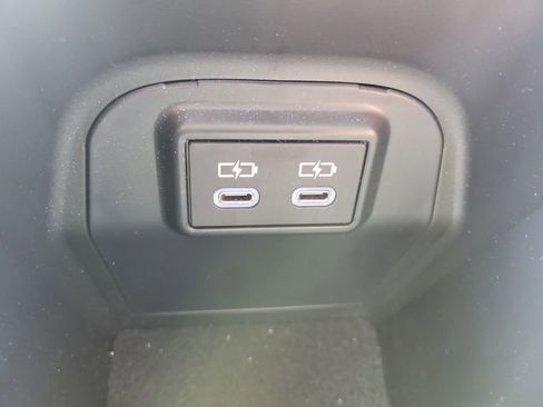 Used 2023 Toyota RAV4 XLE Premium image 25