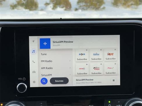 Used 2023 Toyota Highlander XLE image 12