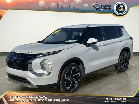 Used 2022 Mitsubishi Outlander SE image 1