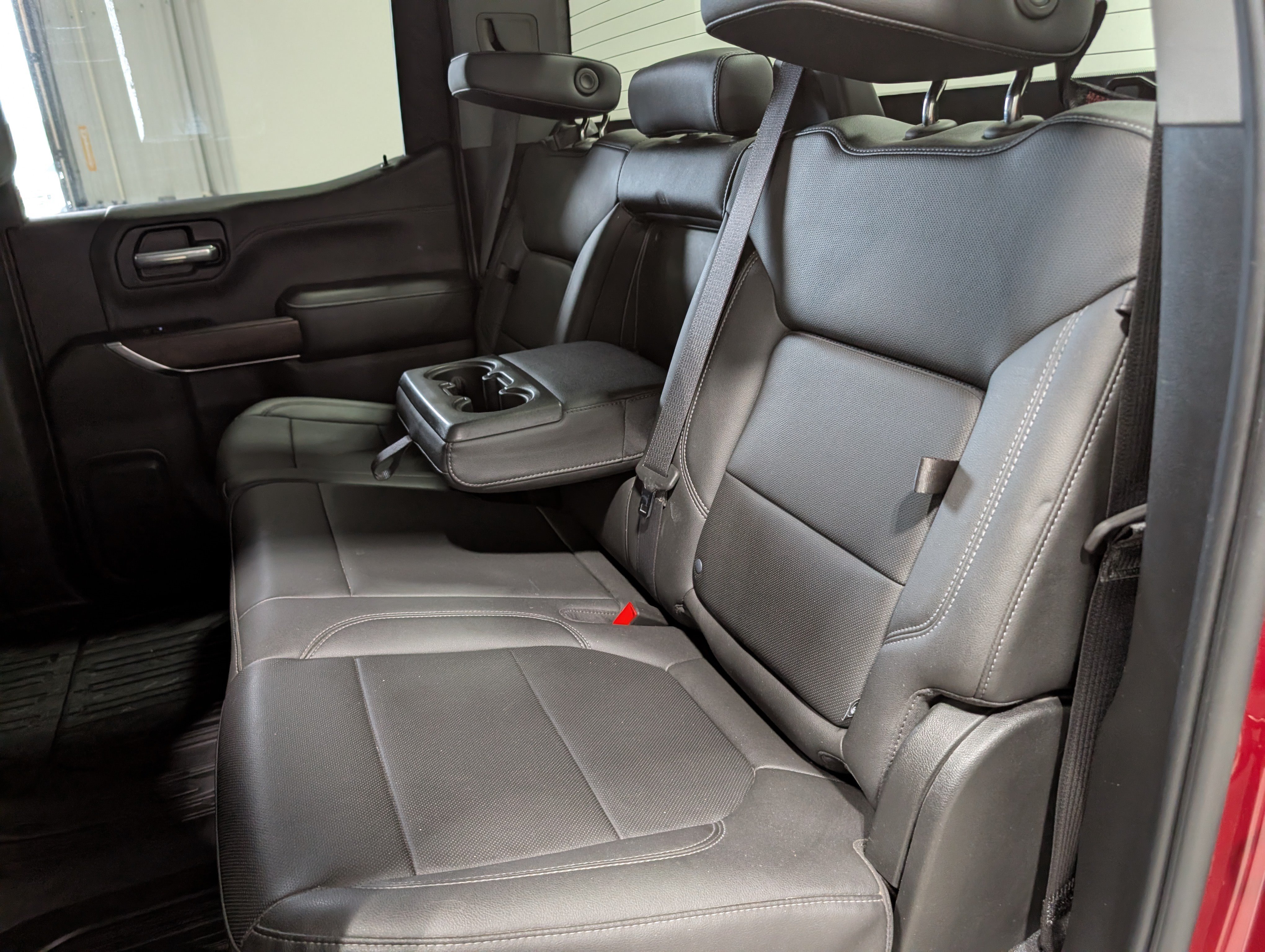 Used 2019 GMC Sierra 1500 SLT w/ X31 Off-Road Package AWD/4WD image 17