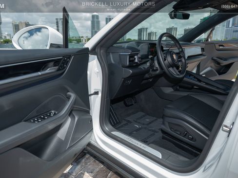 Used 2024 Porsche Macan 4 Electric AWD/4WD image 60