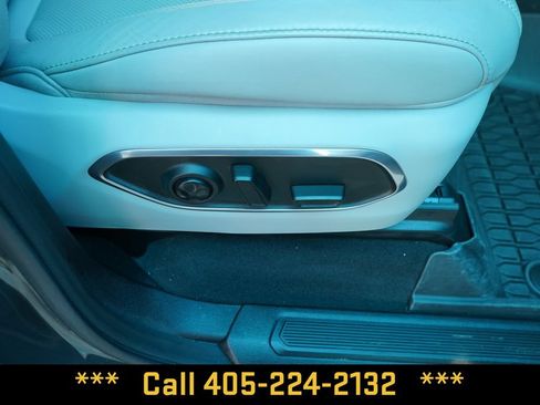 Used 2024 Jeep Wagoneer Series II w/ Flexible Seating Group RWD image 20