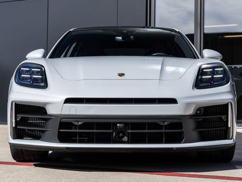 Used 2024 Porsche Panamera 4 image 16