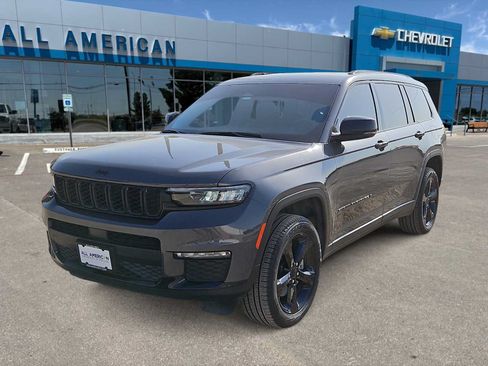 Used 2025 Jeep Grand Cherokee L Limited w/ Black Appearance Package RWD image 4