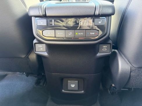 Used 2024 Toyota Grand Highlander Limited image 18