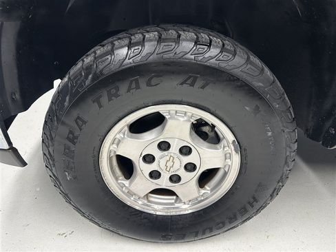 Used 2001 Chevrolet Silverado 1500 LS w/ Off-Road Chassis Pkg AWD/4WD image 13