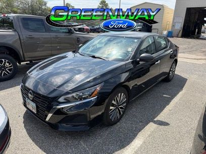 Used 2024 Nissan Altima 2.5 SV