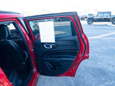 Used 2023 Jeep Compass Limited image 12