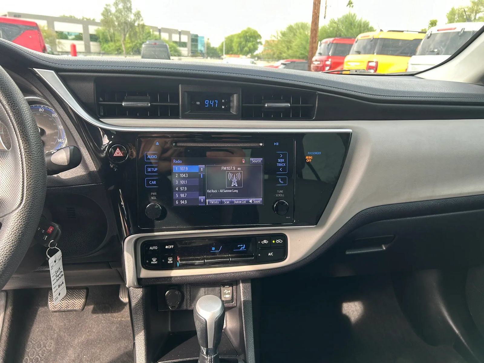 Used 2019 Toyota Corolla LE FWD image 13