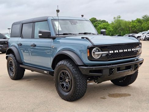 Used 2022 Ford Bronco Wildtrak image 3