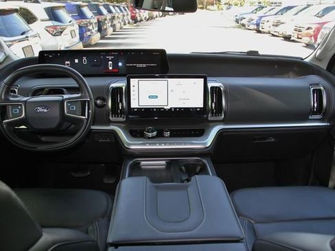 Used 2025 Ford Expedition Max Platinum AWD/4WD image 38