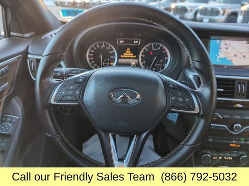 Used 2017 INFINITI QX30 Premium w/ Navigation Package image 15