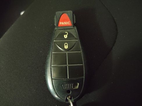 Used 2019 Jeep Cherokee Latitude w/ Popular Appearance Group image 32