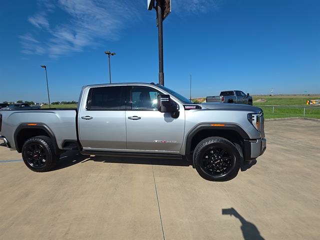 Used 2024 GMC Sierra 2500 AT4 w/ AT4 Premium Plus Package AWD/4WD image 4