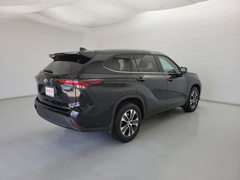 Used 2026 Toyota Highlander XLE AWD/4WD image 5