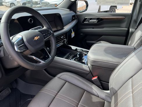 New 2026 Chevrolet Suburban High Country image 16