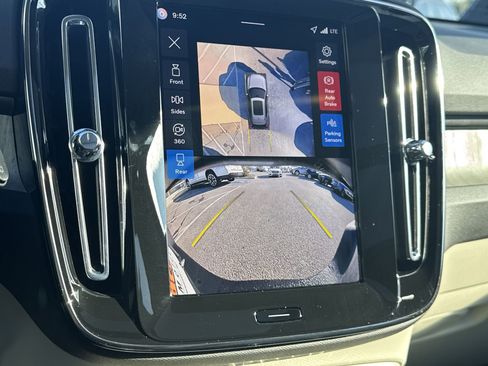 New 2026 Volvo XC40 B5 Ultra w/ Climate Package image 15