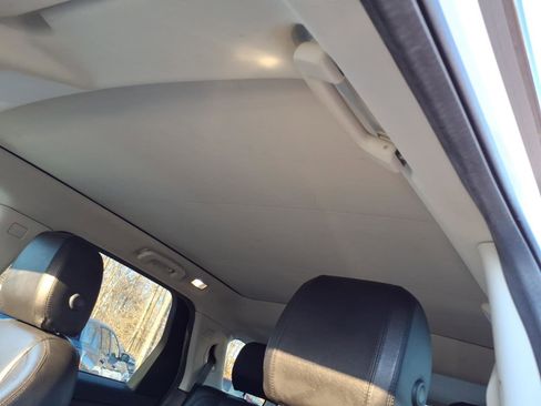 Used 2017 Land Rover Discovery Sport HSE image 15