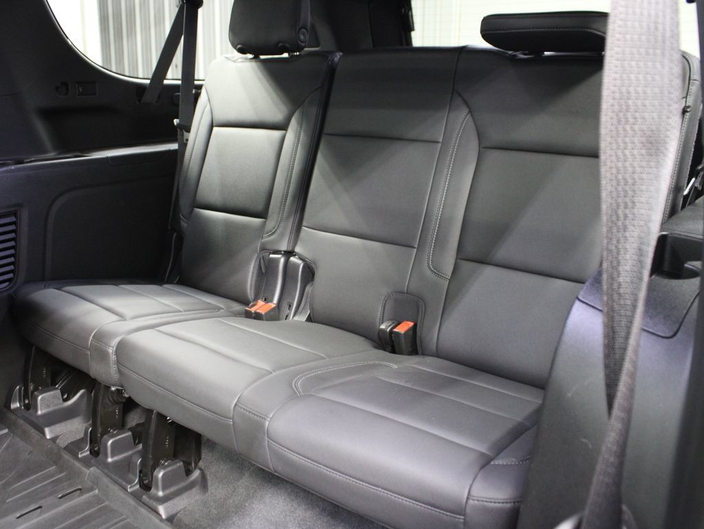 Used 2021 Chevrolet Suburban Z71 AWD/4WD image 18