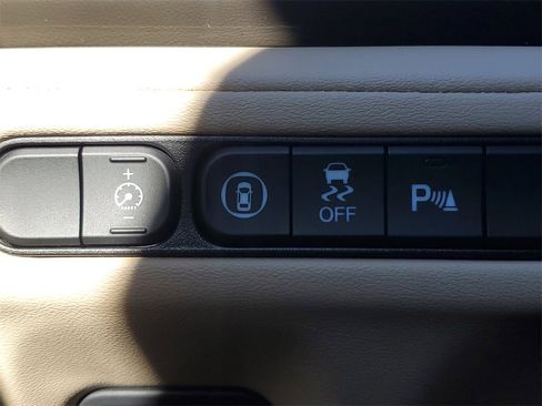 Certified 2023 Acura MDX FWD w/ Technology Package image 32