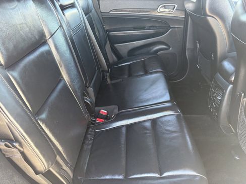 Used 2018 Jeep Grand Cherokee Limited image 22