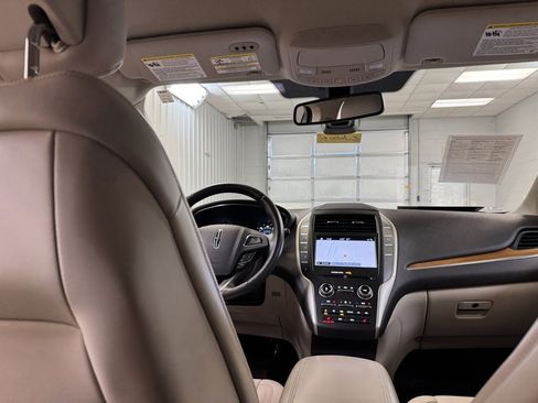 Used 2018 Lincoln MKC Select w/ Select Plus Package image 22
