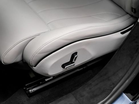 Used 2025 Ferrari Purosangue AWD/4WD image 43