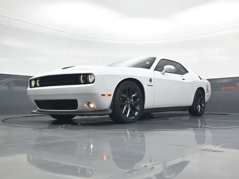 Used 2022 Dodge Challenger R/T w/ Blacktop Package image 19