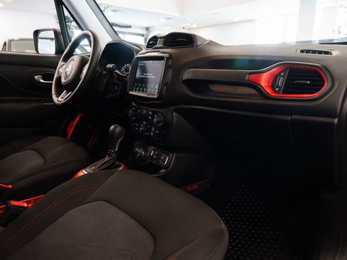 Used 2021 Jeep Renegade Trailhawk w/ Sun & Sound Group AWD/4WD image 27
