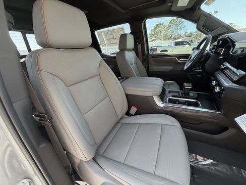 New 2026 GMC Sierra 1500 SLT image 28