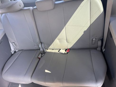 Used 2017 Toyota Sienna XLE image 37