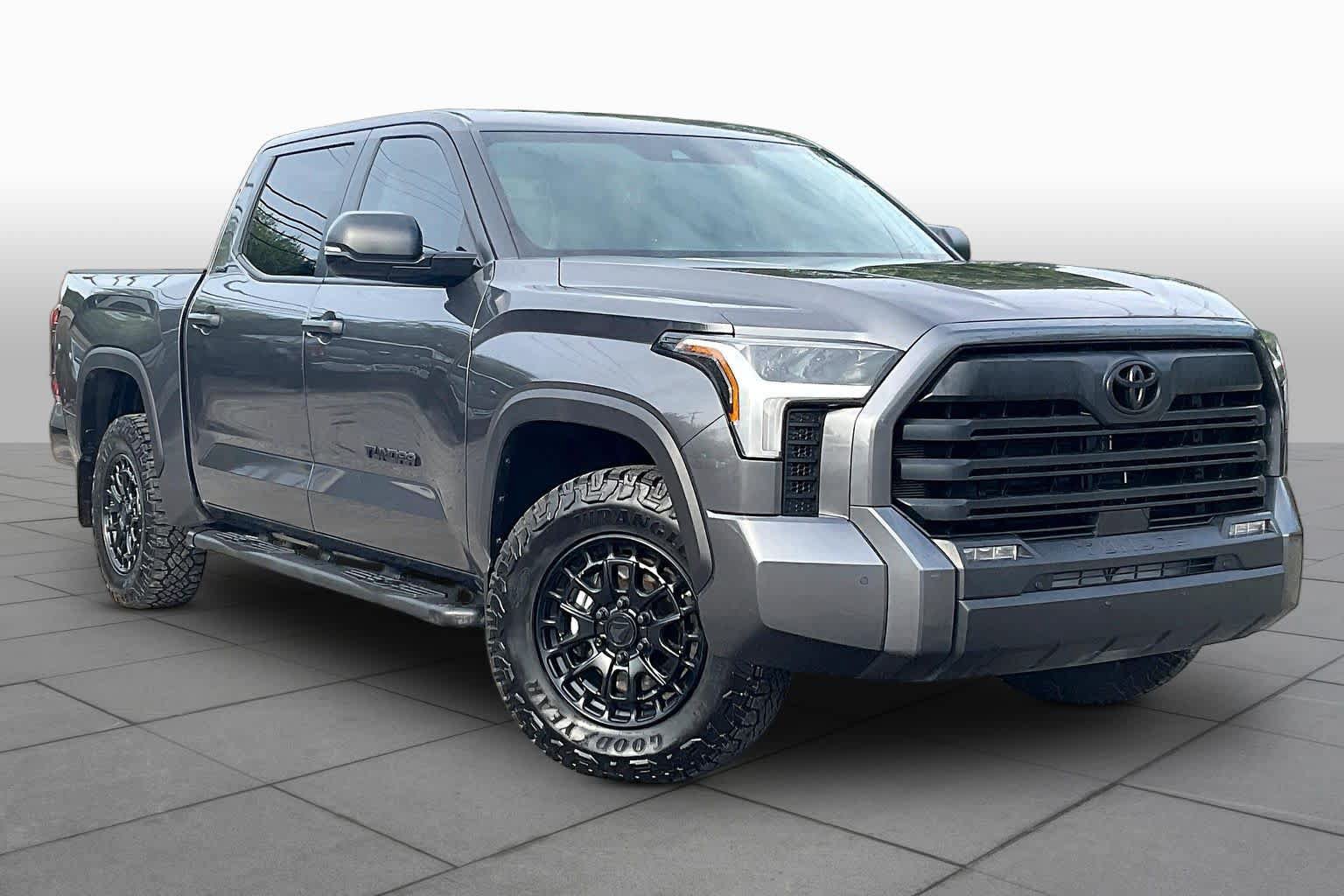 Used 2025 Toyota Tundra SR5 AWD/4WD image 3