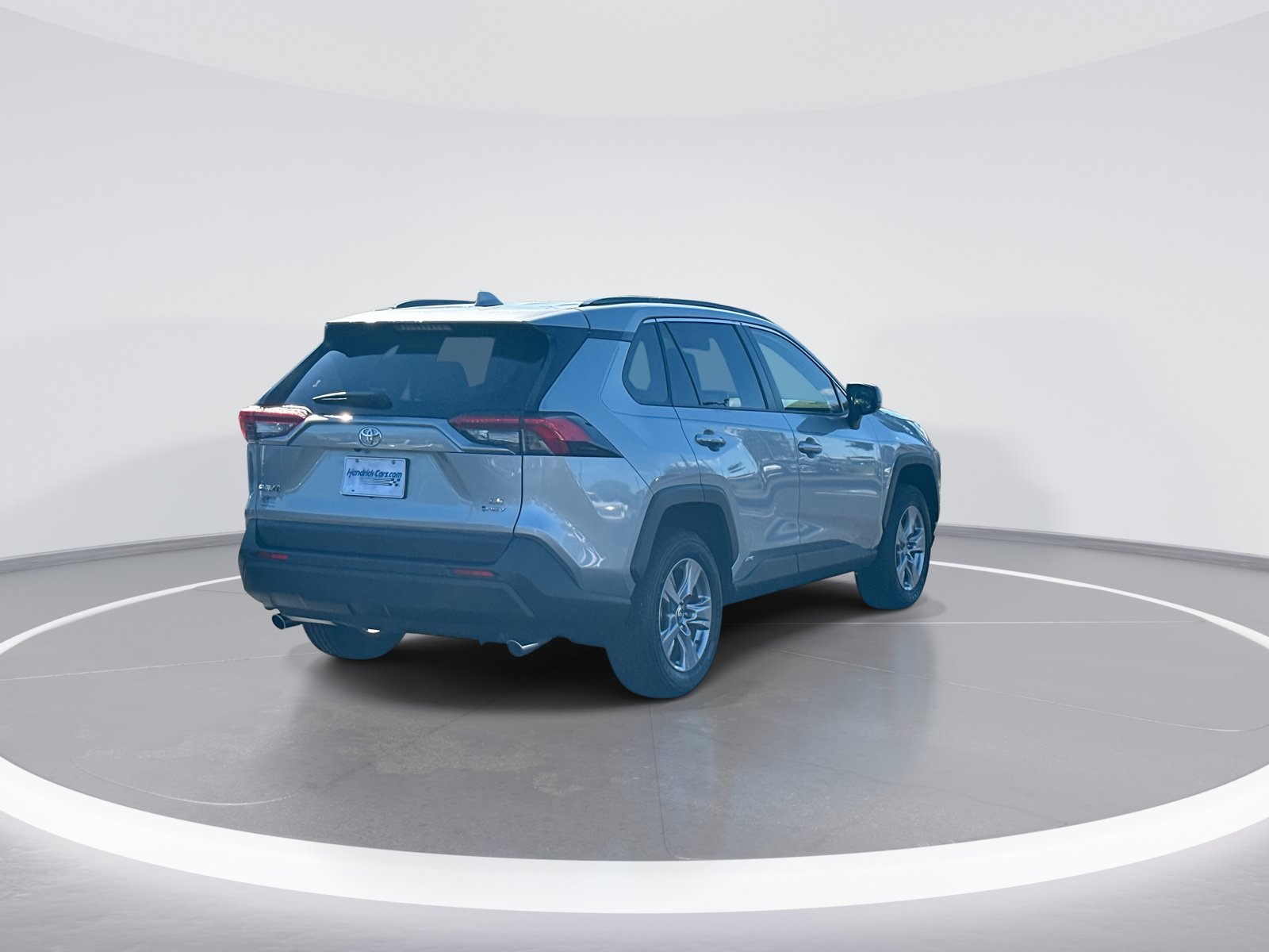 Used 2025 Toyota RAV4 LE AWD/4WD image 9