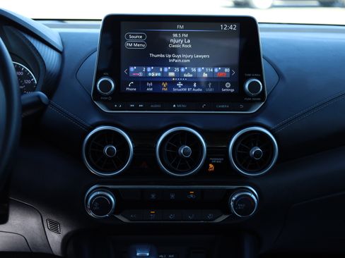 Used 2024 Nissan Sentra SV image 9