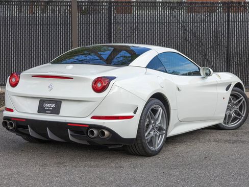 Used 2016 Ferrari California T RWD image 41