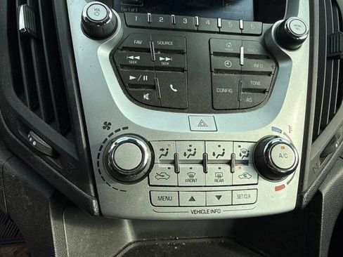 Used 2017 Chevrolet Equinox LS FWD image 12